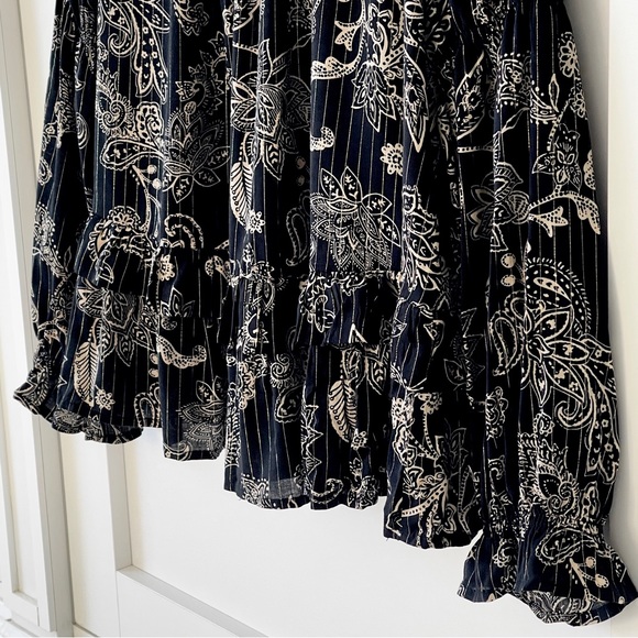 NEW Blouse Boho Tiered Ruffle Hem Swing Long Sleeves Crew Neck Elastic Cuffs - Picture 6 of 16